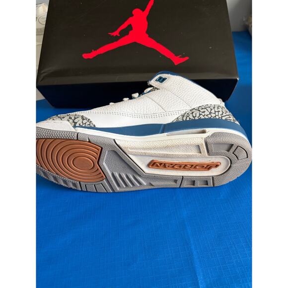 Nike Air Jordan 3 Retro “Wizards” — Iconic White & Blue — Youth 5Y / Women’s 6.5 - Picture 3 of 8